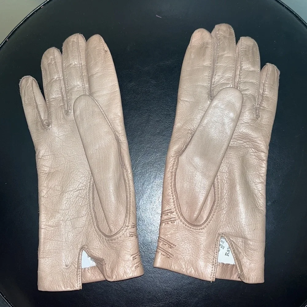 Rayon Gloves Made in Italy size 6 1/2 color is tan